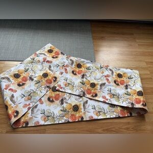 Floral Table Runner with Sunflower Design